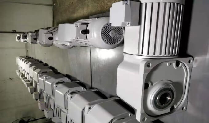 士元直角減速電機(jī)SGF25-HL-200W-25S批量出貨